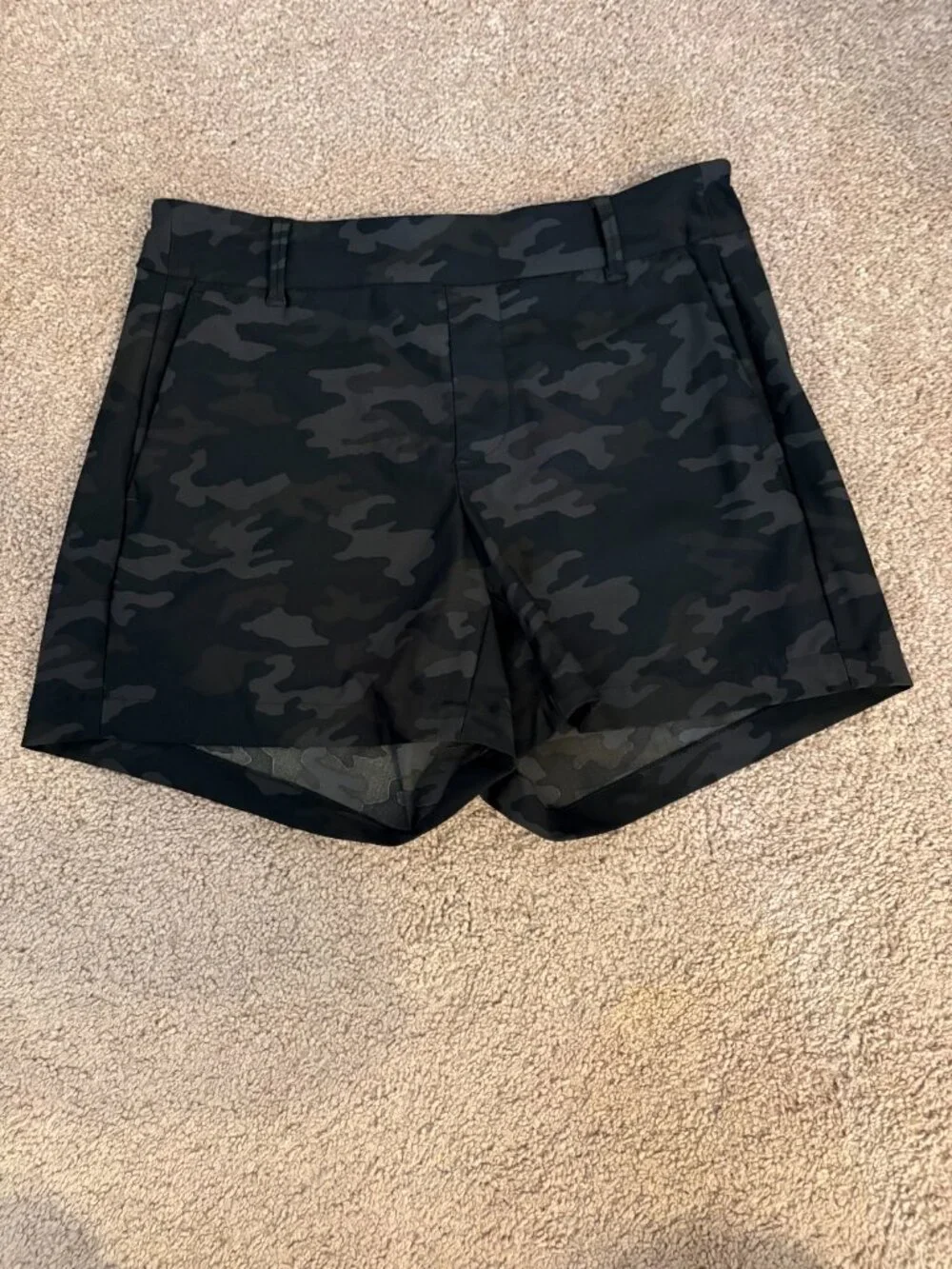 Spanx Black Camo Stretch Tailored Shorts Women's Size 6 XS